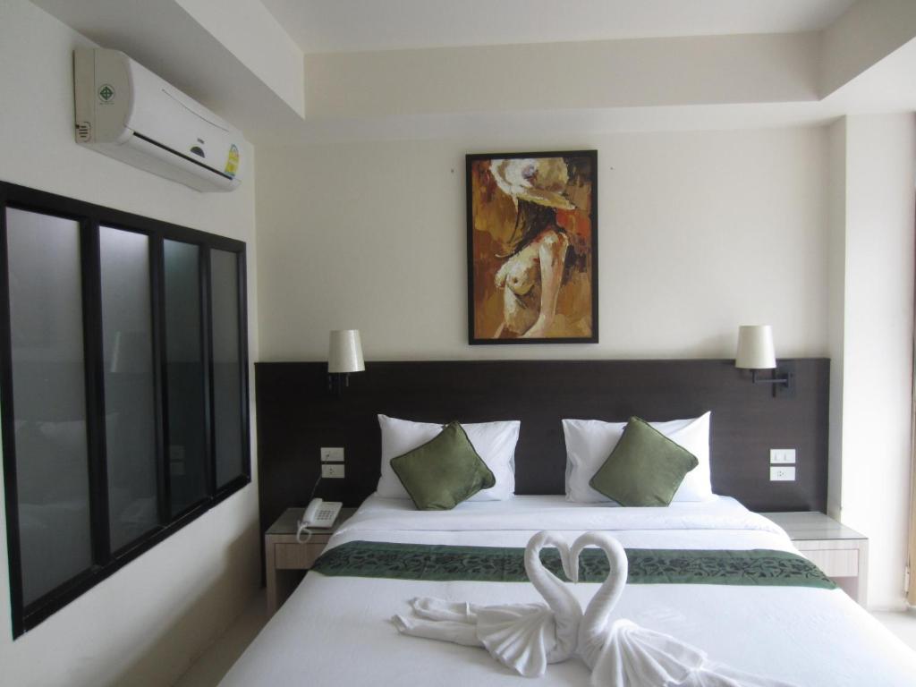 @ White Patong Hotel Exterior photo